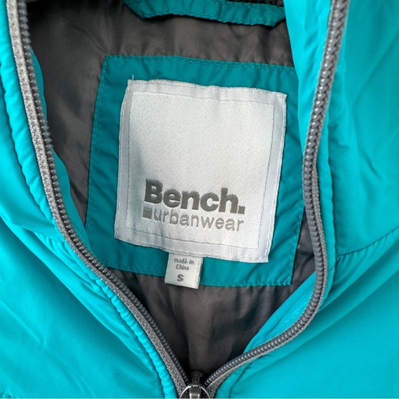 Bench Insulated Hooded Jacket in Blue Size S in Good Condition - Picture 4 of 9